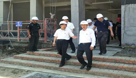 信阳市委书记乔新江到息县高中建设项目施工现场调研领导工作